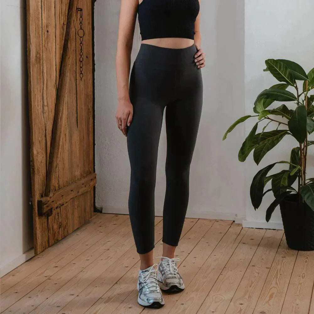 LineElysian Leggings - Warm and comfortable